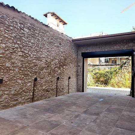 Dimora Adelfina - L'Aquila Centro LʼAquila Exterior foto