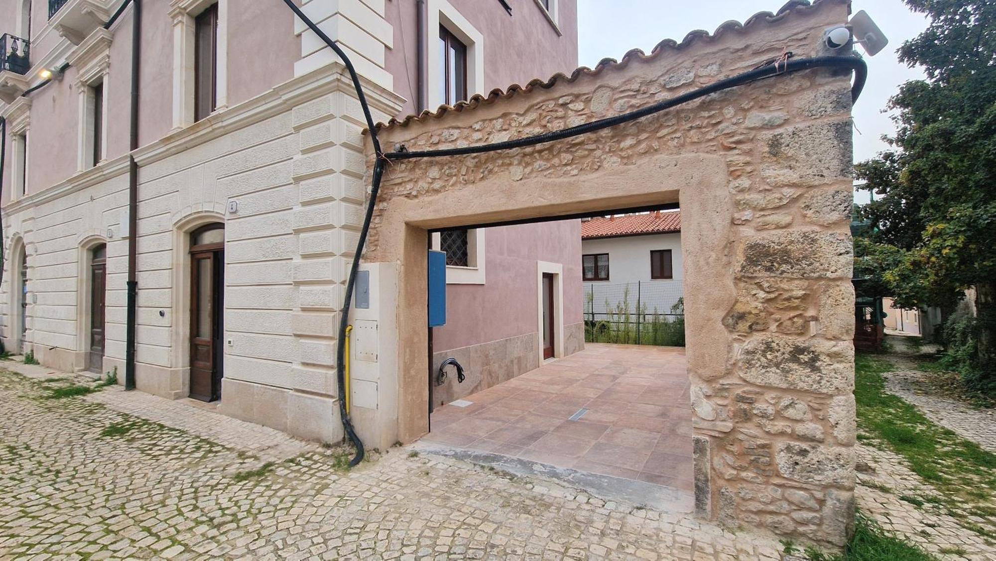 Dimora Adelfina - L'Aquila Centro LʼAquila Exterior foto
